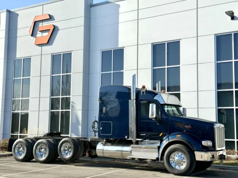 Photos of 2021 PETERBILT 567 for sale in New Lenox, IL at Forge Truck Centers - Illinois