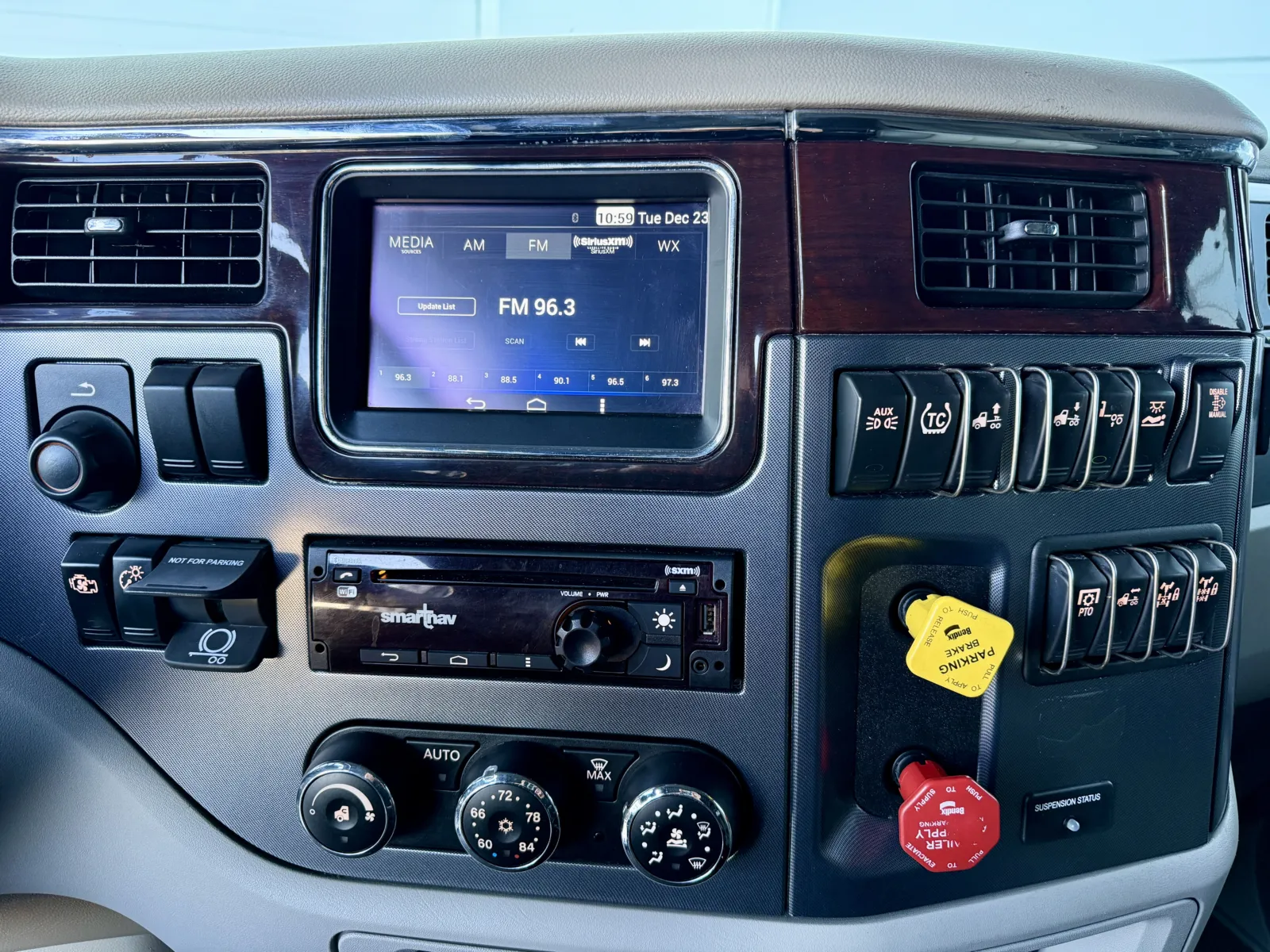 2021 Peterbilt 567 - image 18