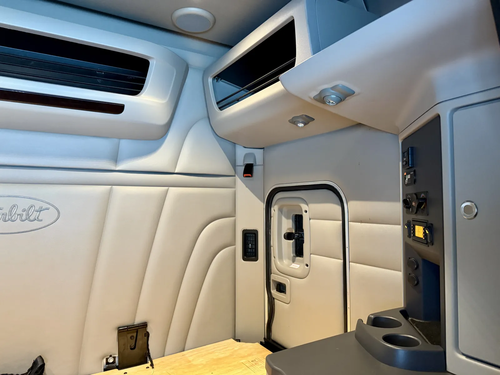 2021 Peterbilt 567 - image 24