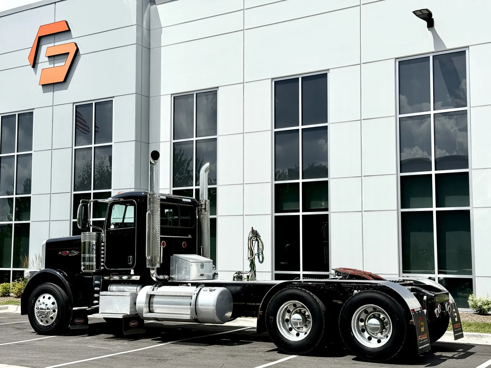2021 Peterbilt 389 - image 6