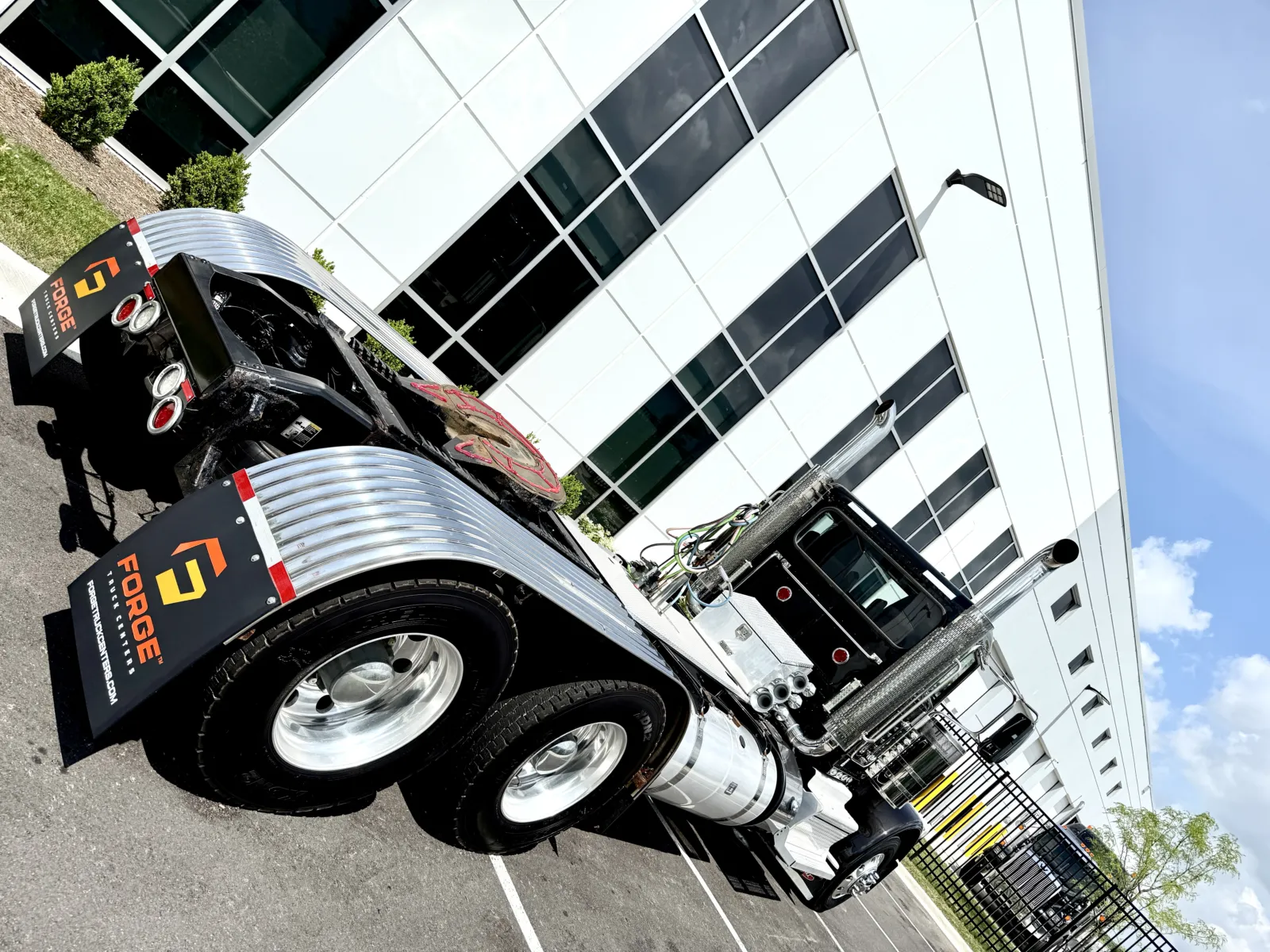 2021 Peterbilt 389 - image 11