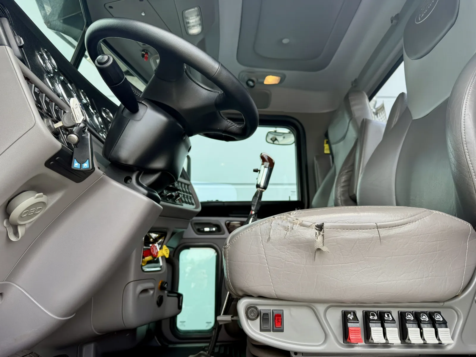 2021 Peterbilt 389 - image 14