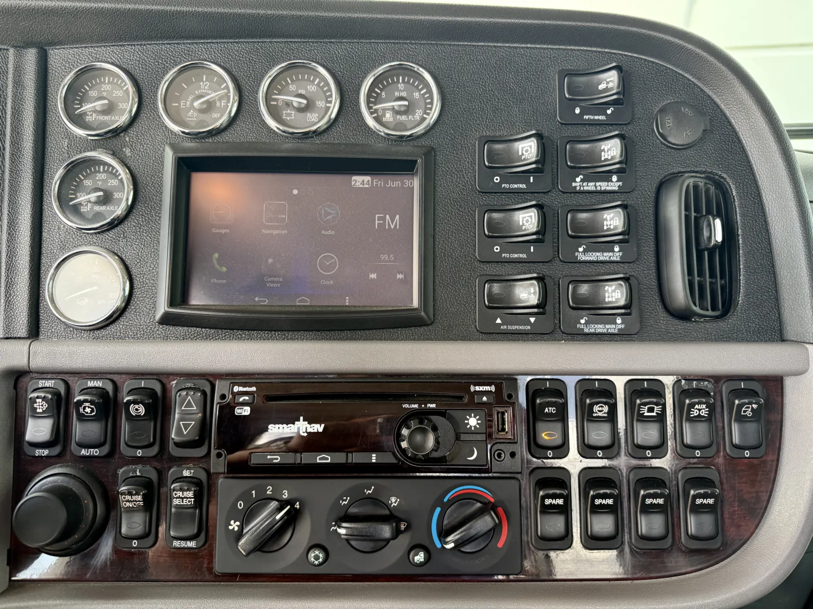 2021 Peterbilt 389 - image 18