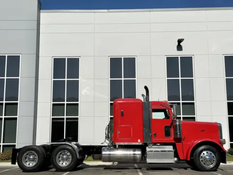 Another view of 2013 PETERBILT 388 for sale in New Lenox, IL at Forge Truck Centers - Illinois