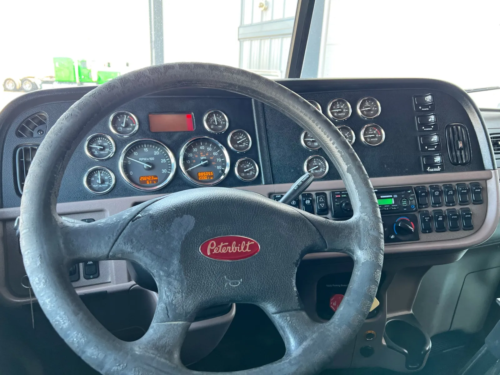2013 Peterbilt - image 16