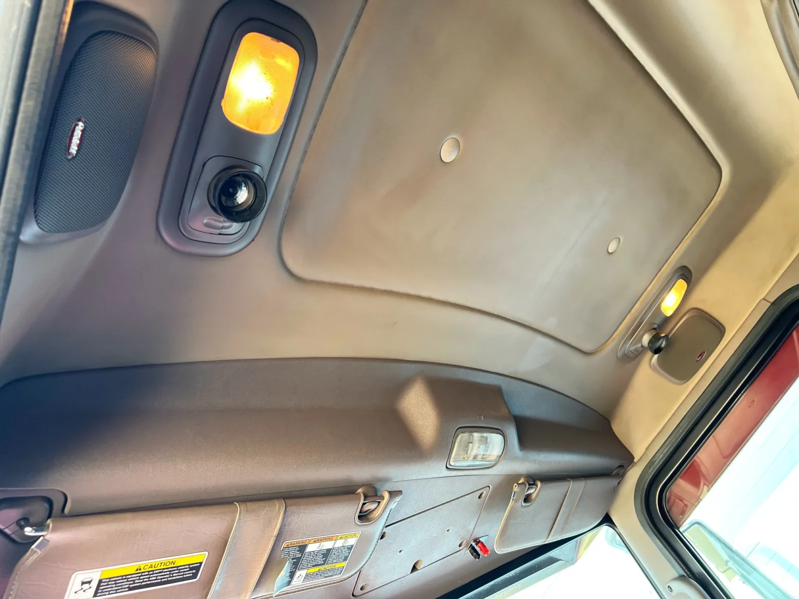 2013 Peterbilt - image 21