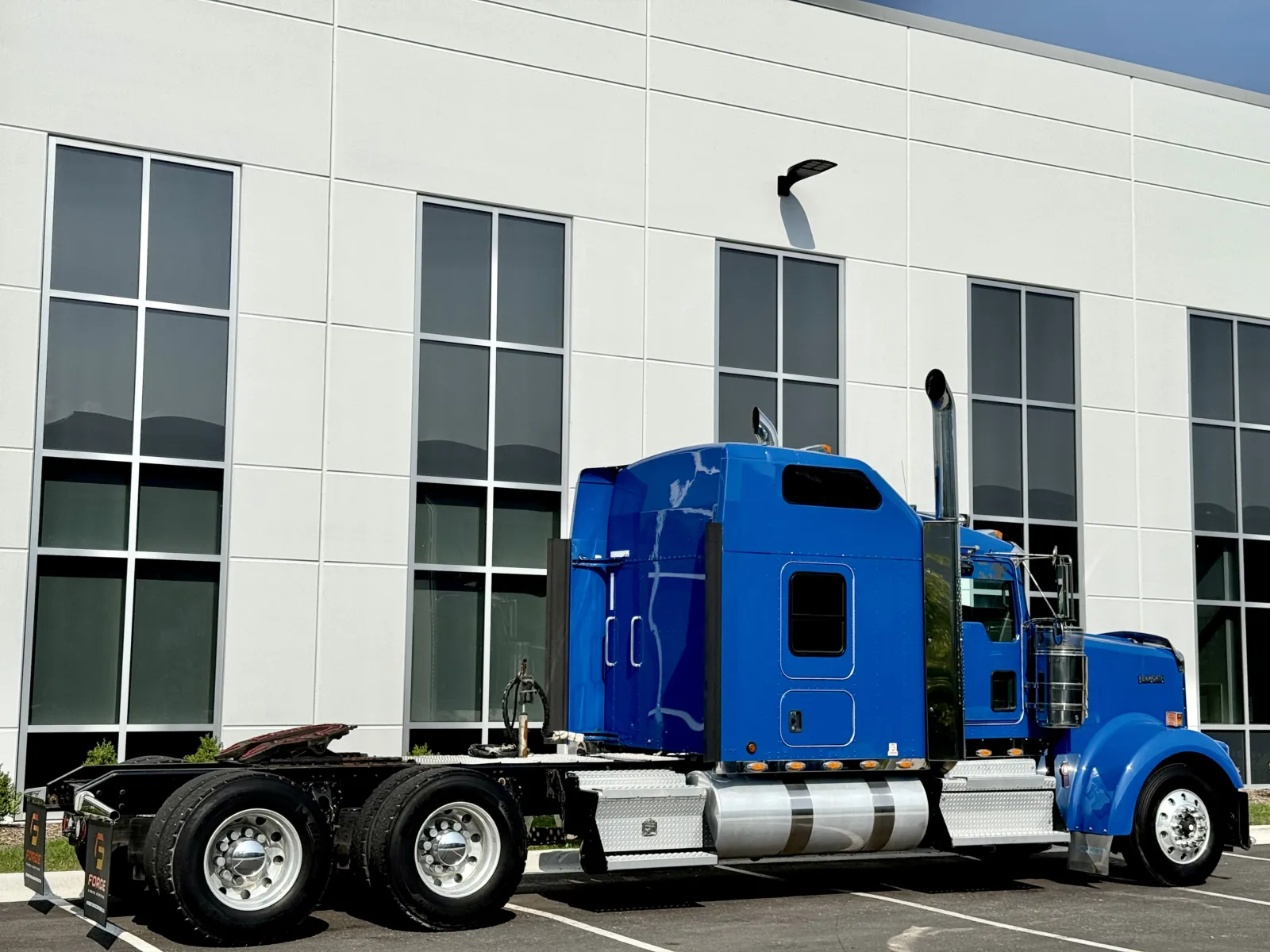 2018 Kenworth W900 - image 5