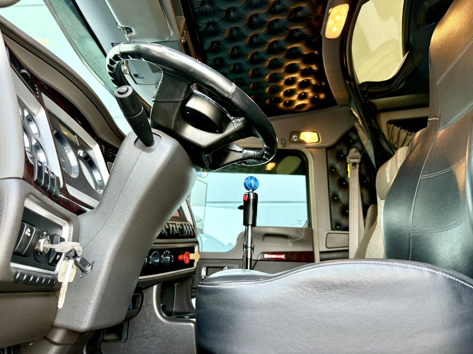 2018 Kenworth W900 - image 14