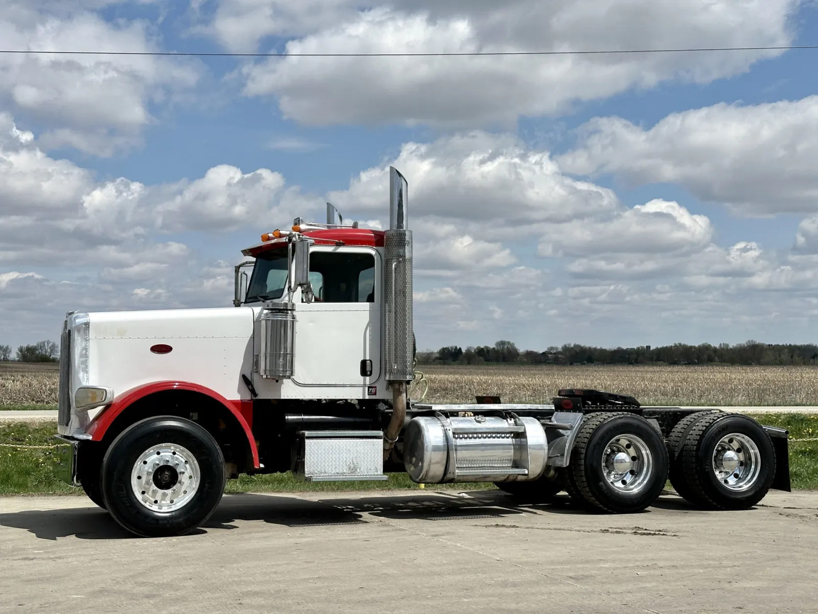2009 Peterbilt - image 2