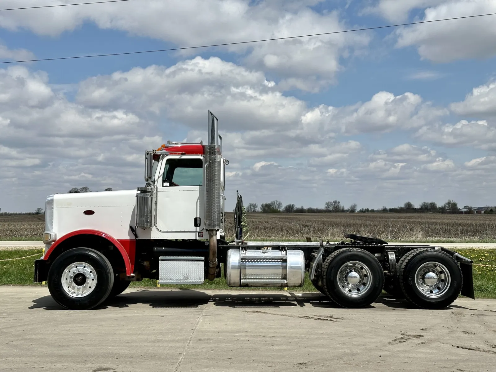 2009 Peterbilt - image 4