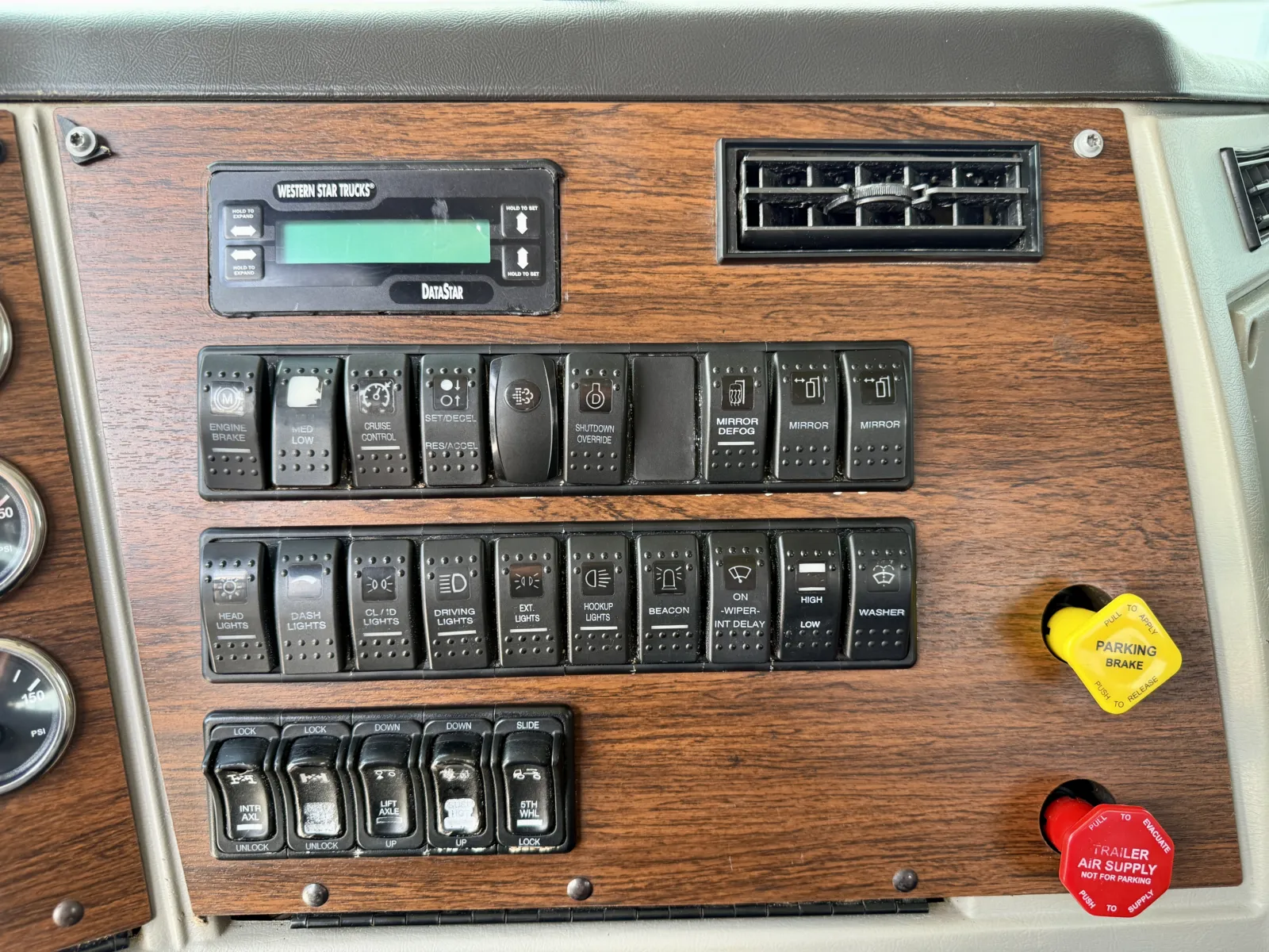 2012 Western Star 4900 - image 18