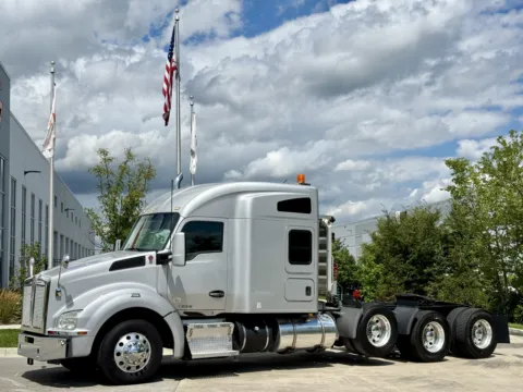 2018 KENWORTH T880 for sale in New Lenox, IL