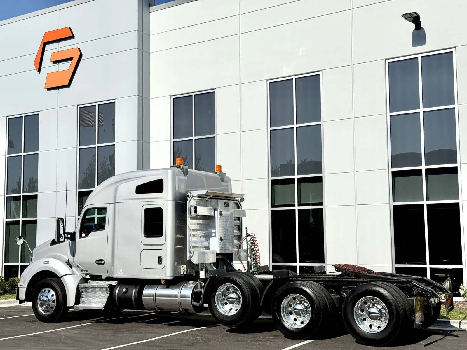 2018 Kenworth T880 - image 6