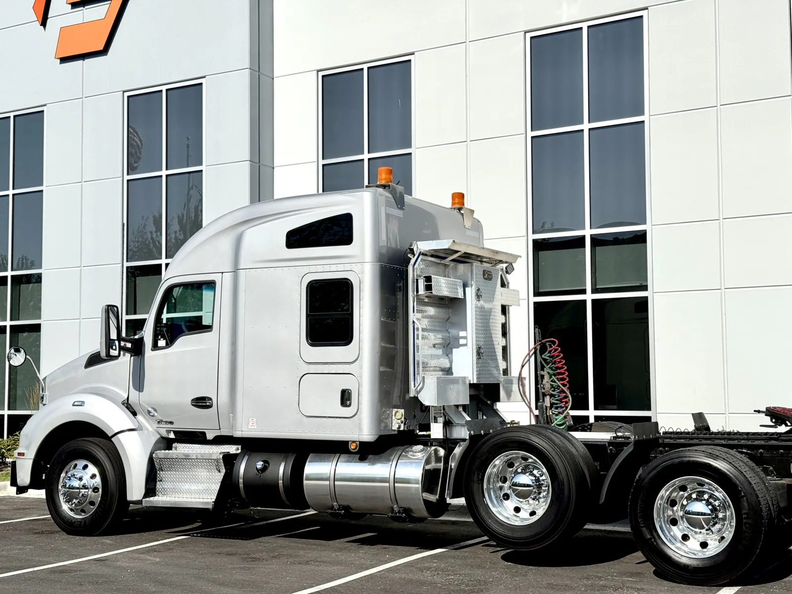 2018 Kenworth T880 - image 8
