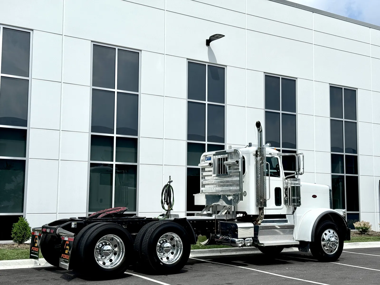 2020 Peterbilt 389 - image 5
