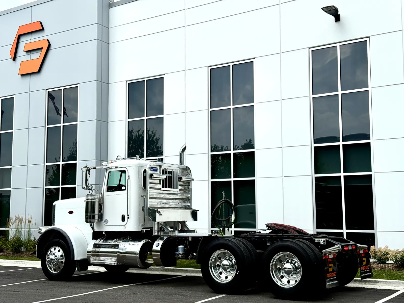 2020 Peterbilt 389 - image 6