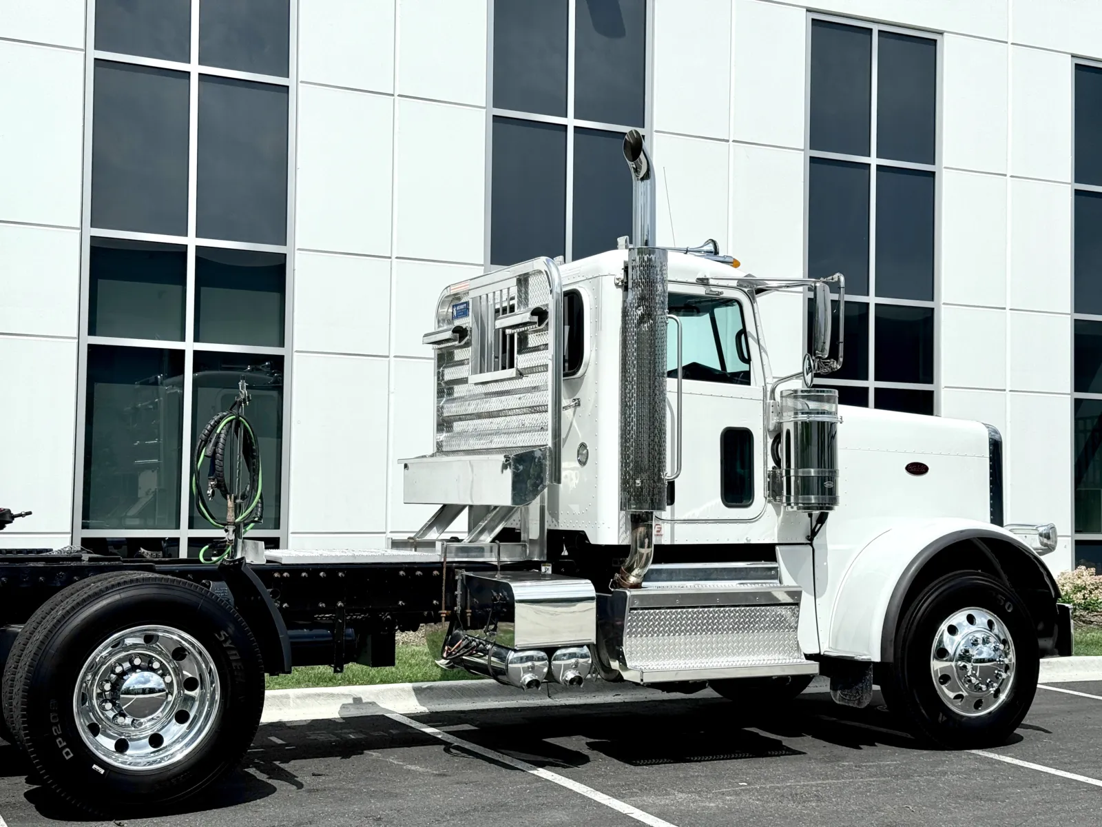 2020 Peterbilt 389 - image 7