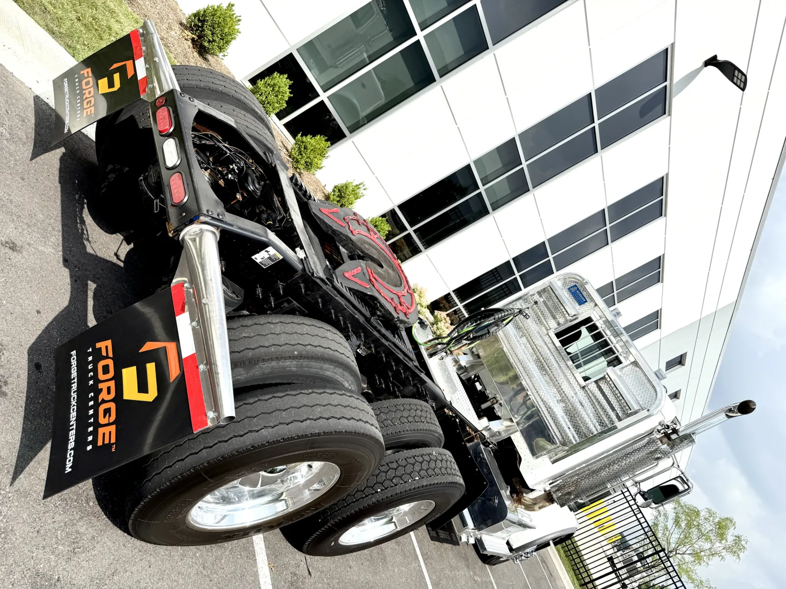 2020 Peterbilt 389 - image 11