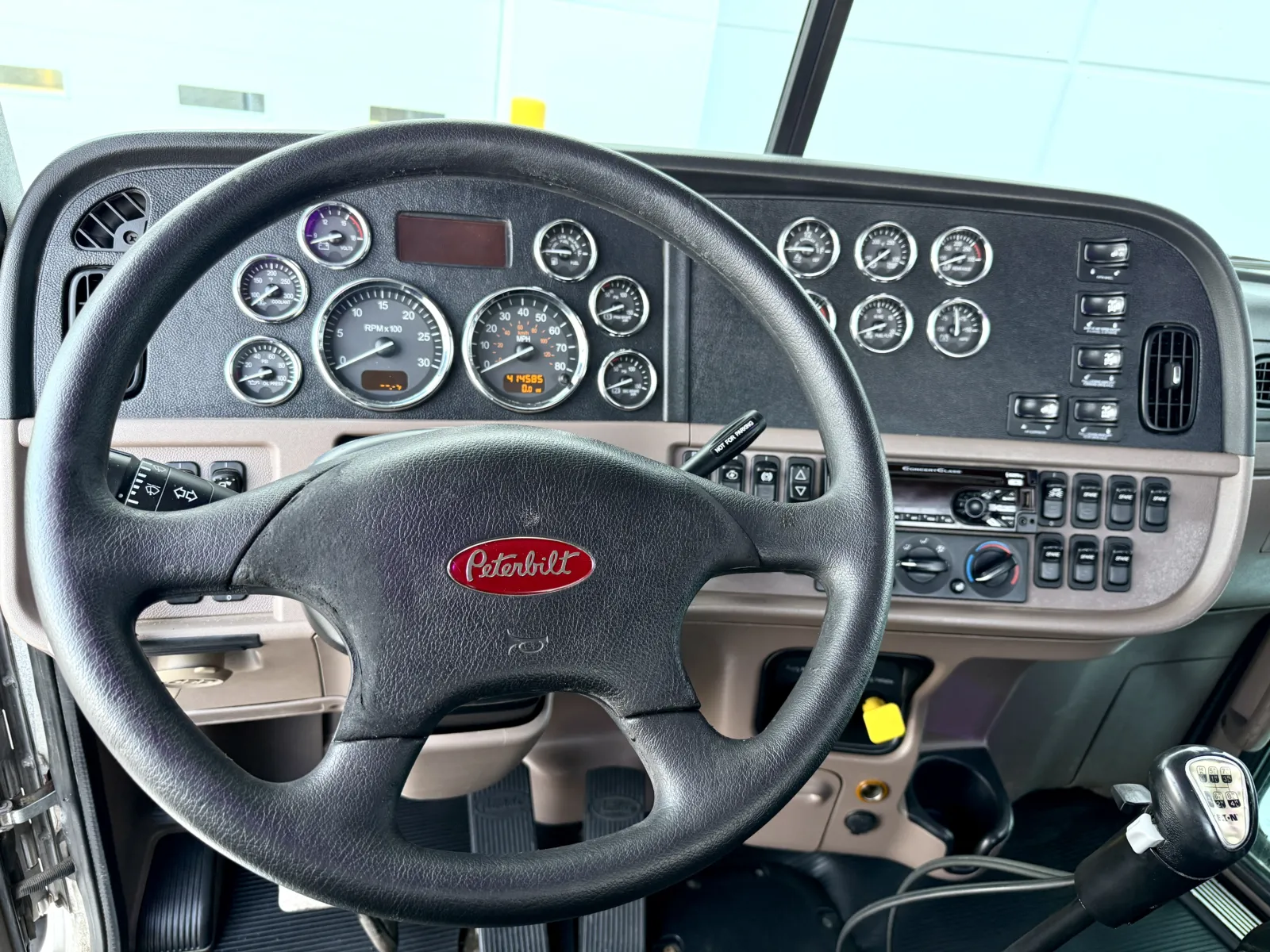 2020 Peterbilt 389 - image 16