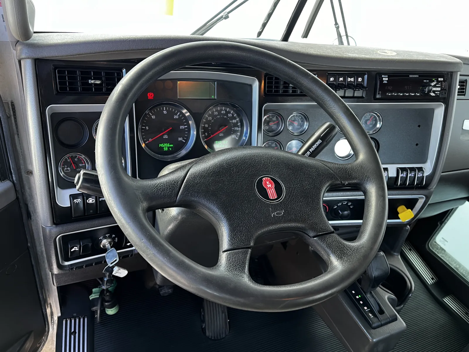 2019 Kenworth T800 - image 16