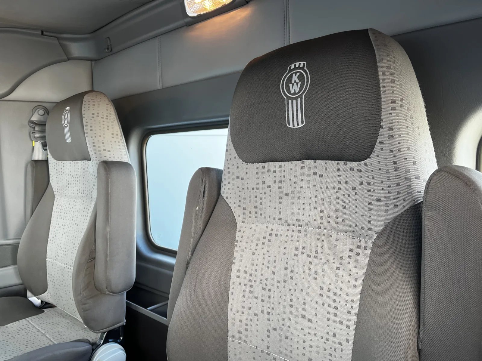 2019 Kenworth T800 - image 20