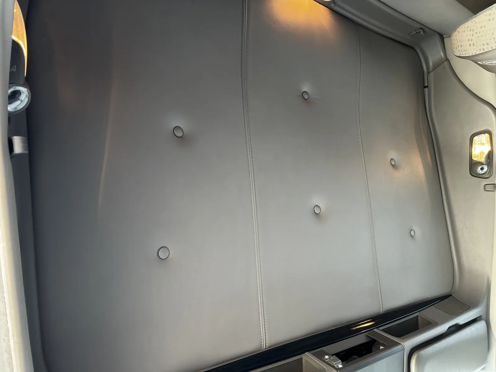 2019 Kenworth T800 - image 21