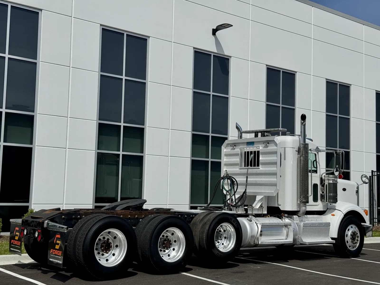 2017 Peterbilt - image 5