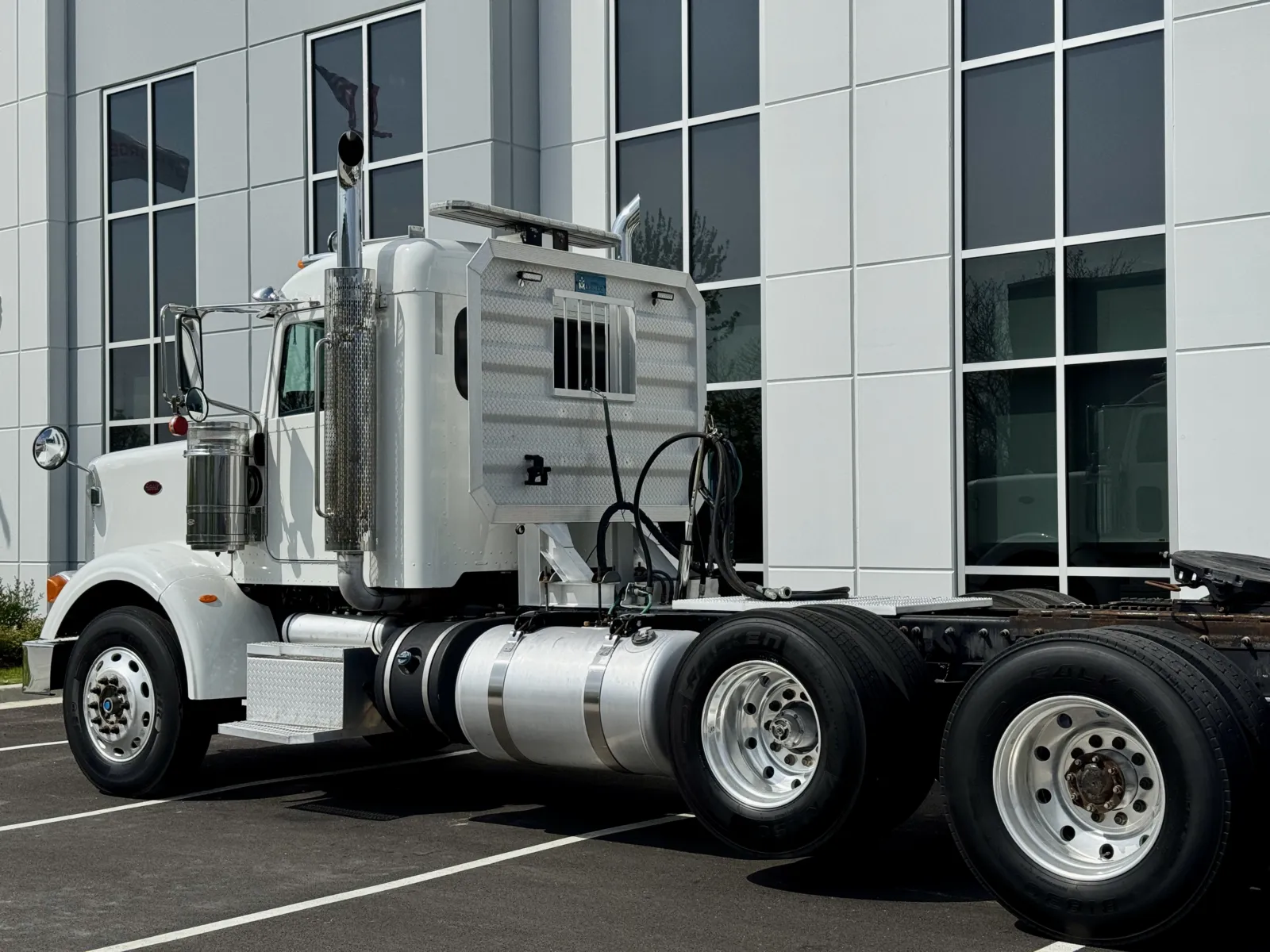 2017 Peterbilt - image 8