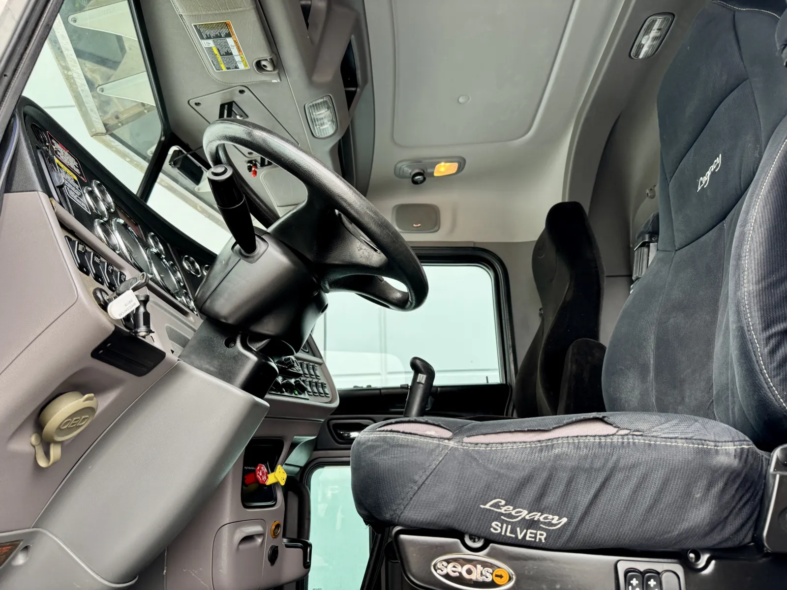 2017 Peterbilt - image 14