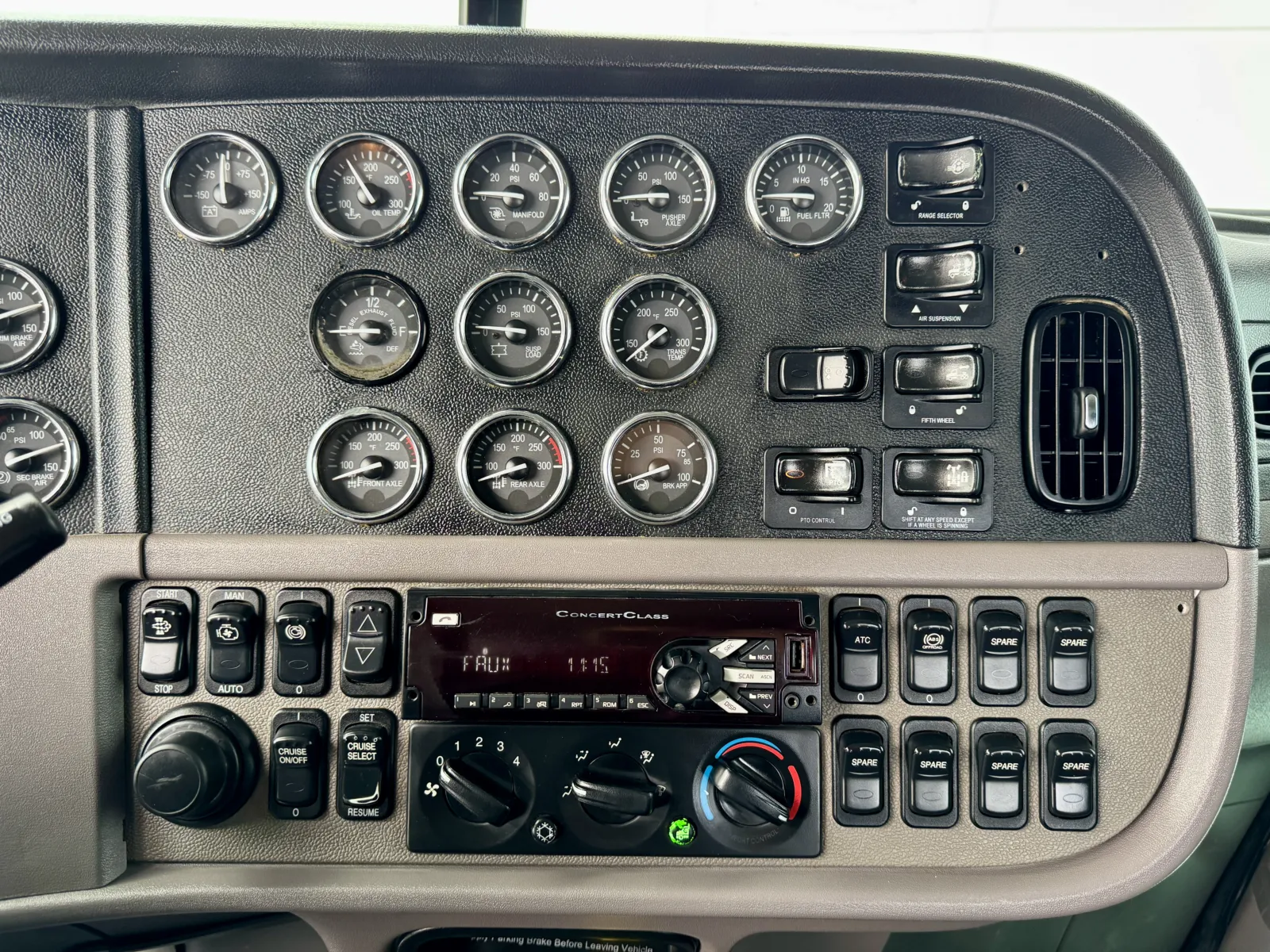 2017 Peterbilt - image 18