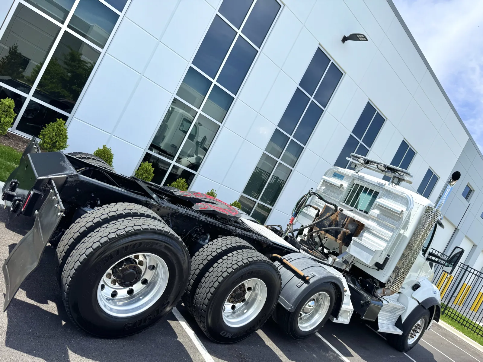 2015 Kenworth T880 - image 11