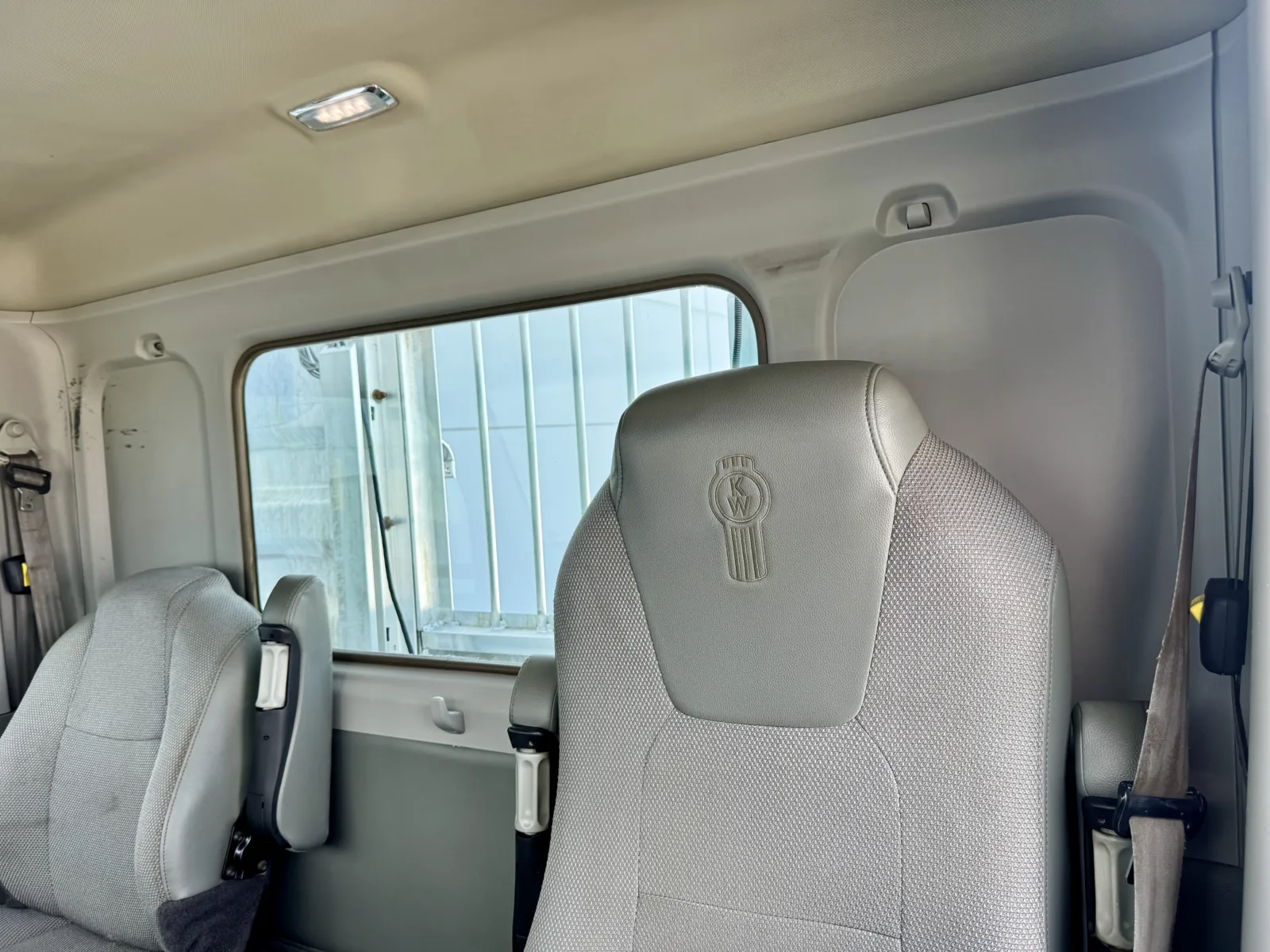 2015 Kenworth T880 - image 20