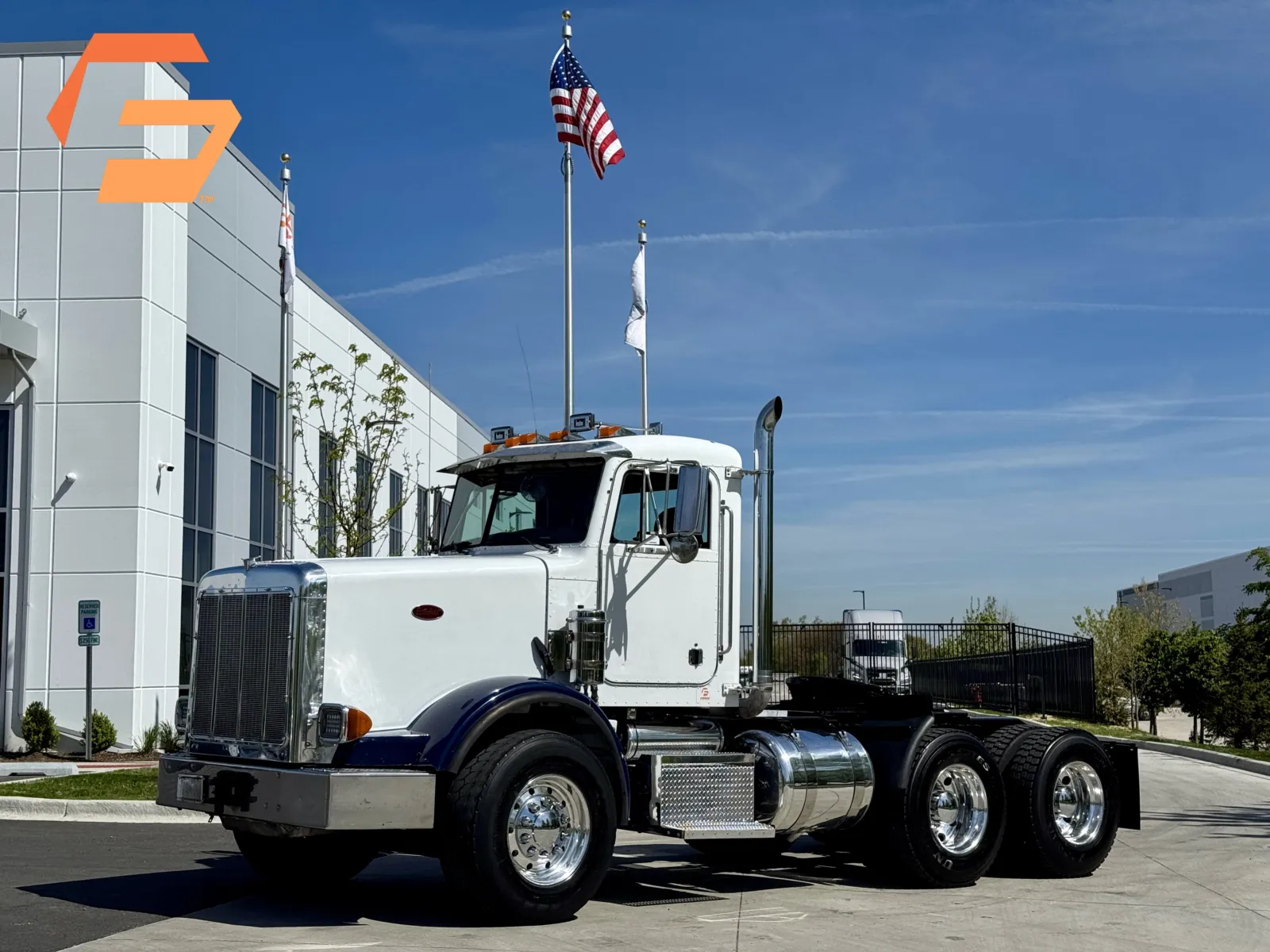 2001 Peterbilt - image 1