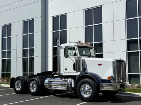 Photos of 2001 PETERBILT 357 for sale in New Lenox, IL at Forge Truck Centers - Illinois