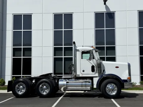 Another view of 2001 PETERBILT 357 for sale in New Lenox, IL at Forge Truck Centers - Illinois