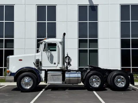 More photos of 2001 PETERBILT 357 at Forge Truck Centers - Illinois, IL