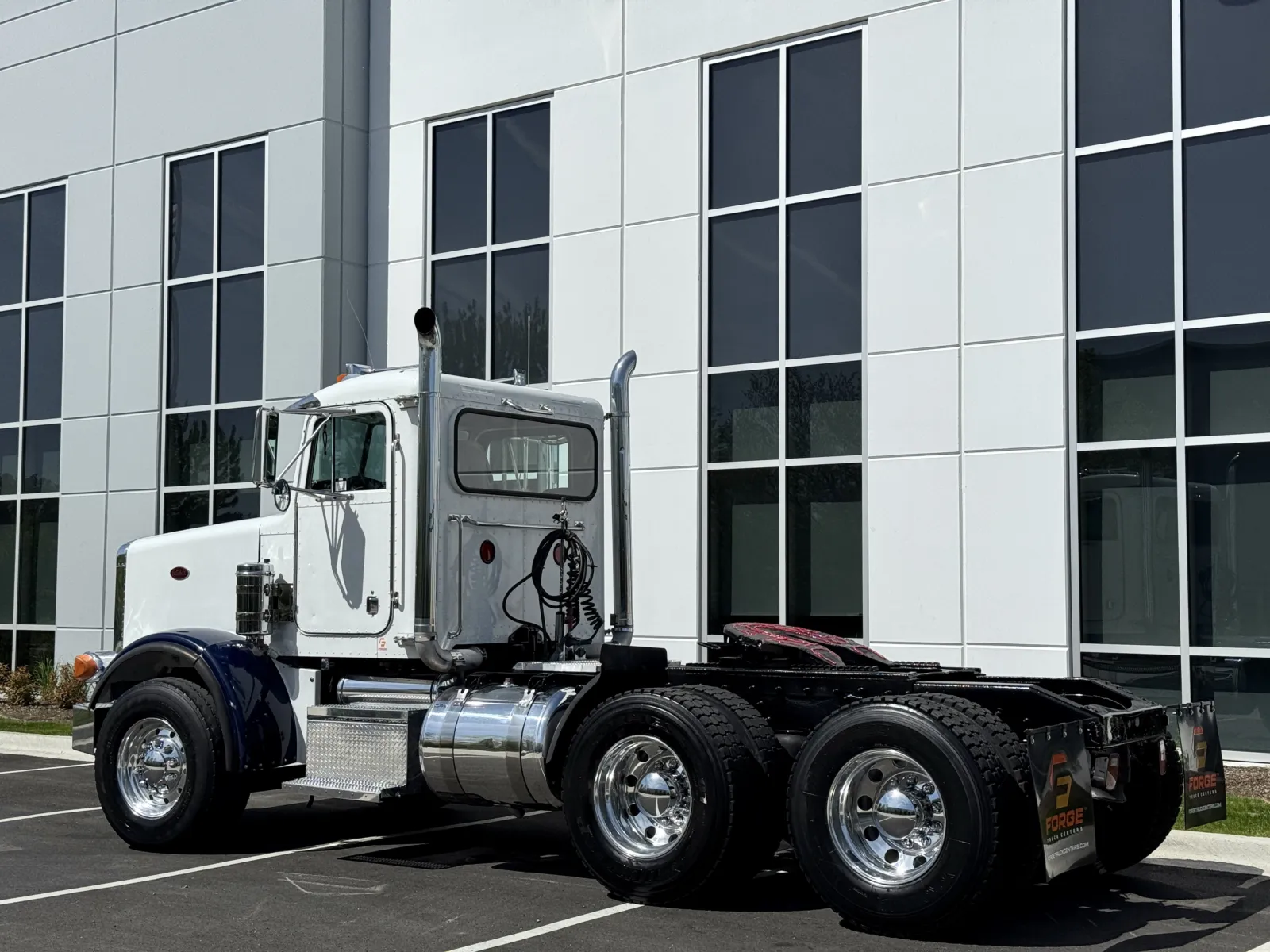 2001 Peterbilt - image 6