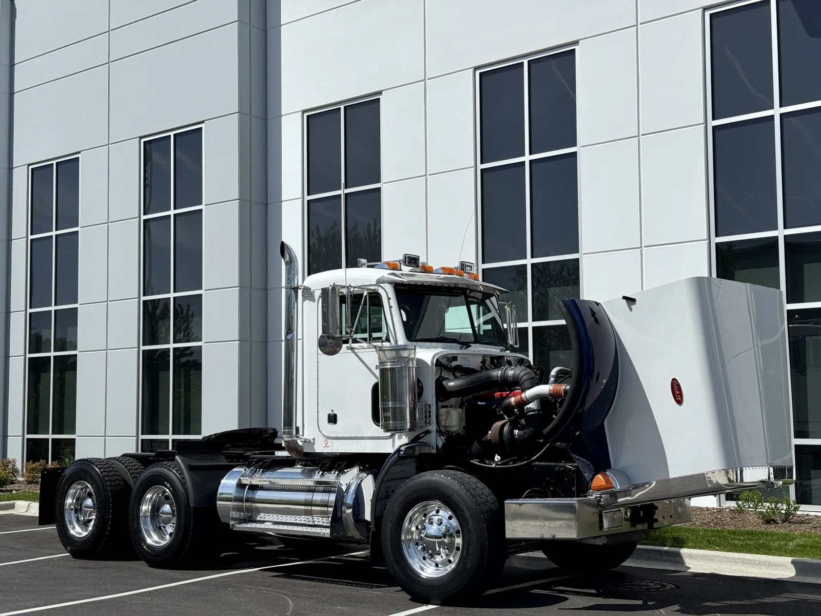 2001 Peterbilt - image 9