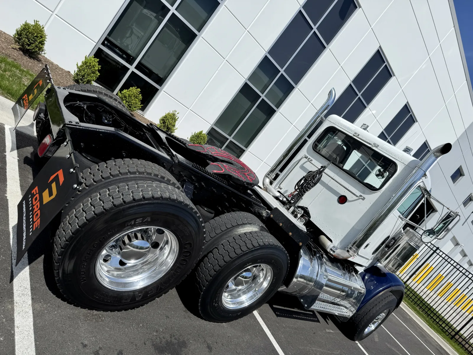 2001 Peterbilt - image 11