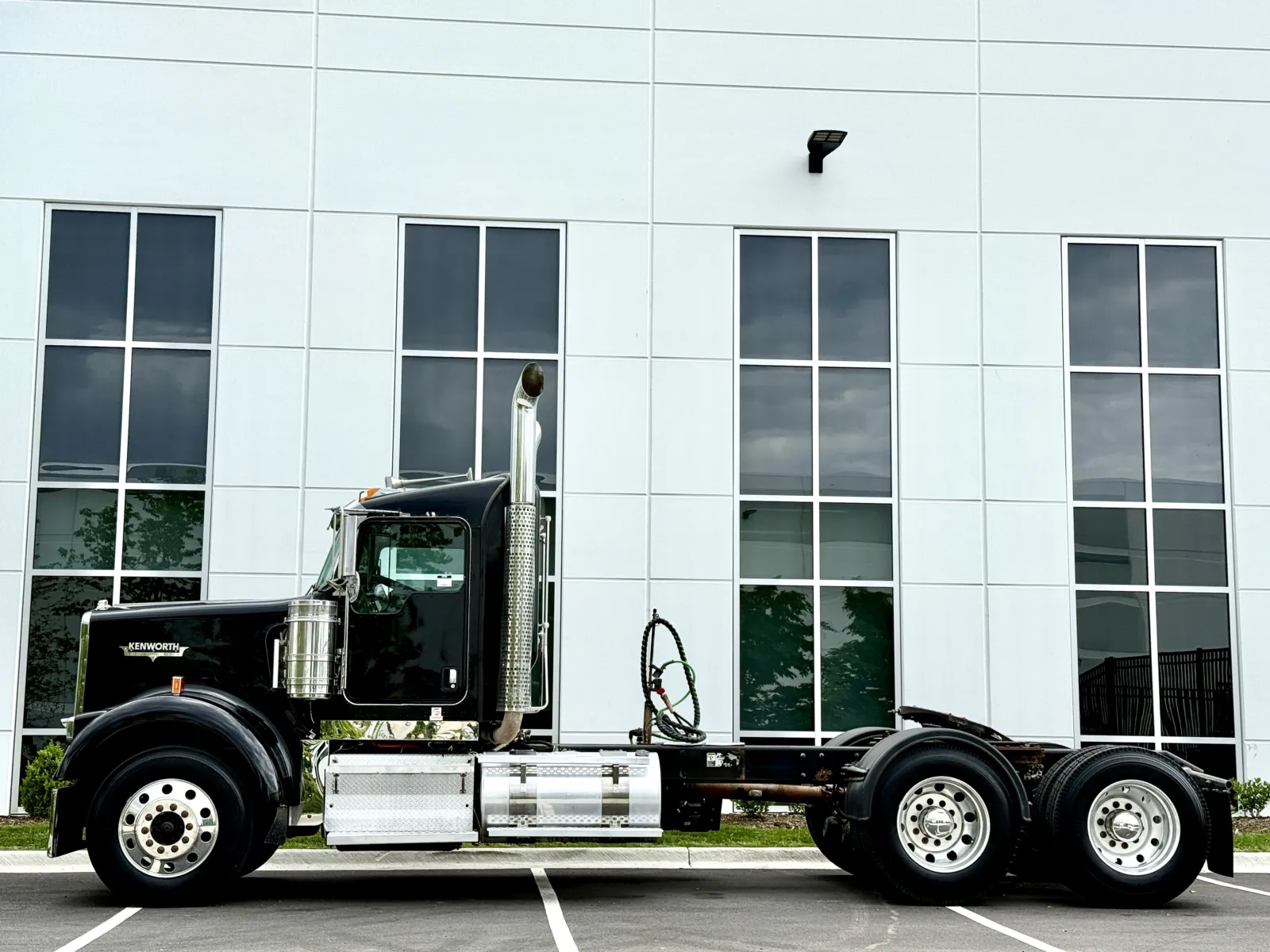 2019 Kenworth W900 - image 4