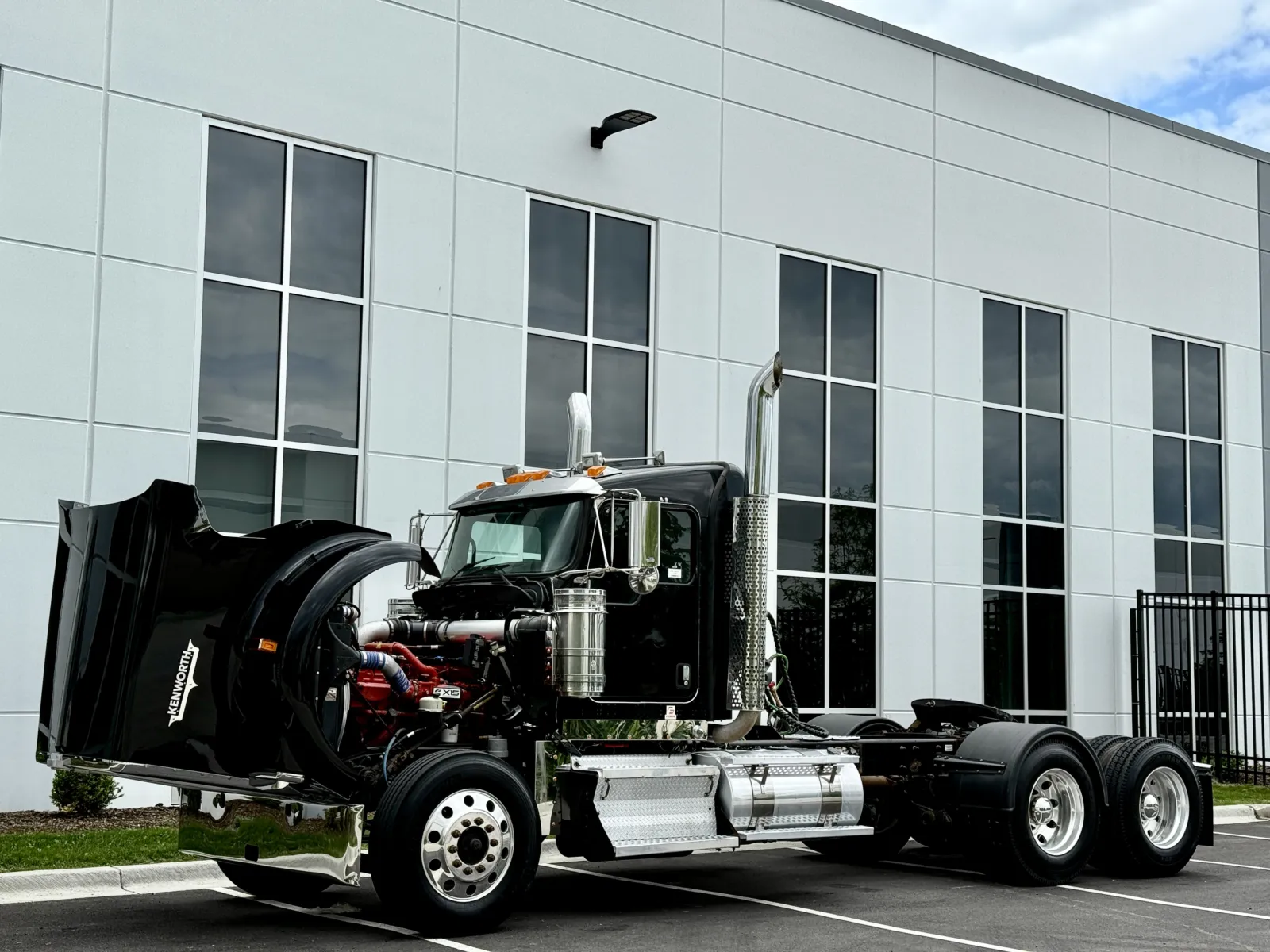 2019 Kenworth W900 - image 10