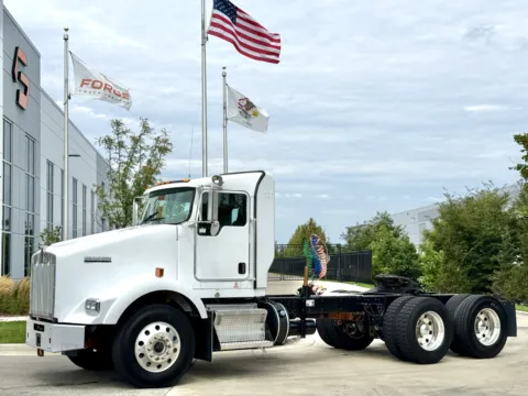 2020 KENWORTH T800 for sale in New Lenox, IL