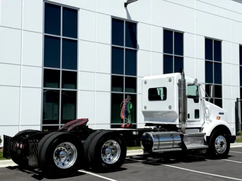More photos of 2020 KENWORTH T800 at Forge Truck Centers - Illinois, IL
