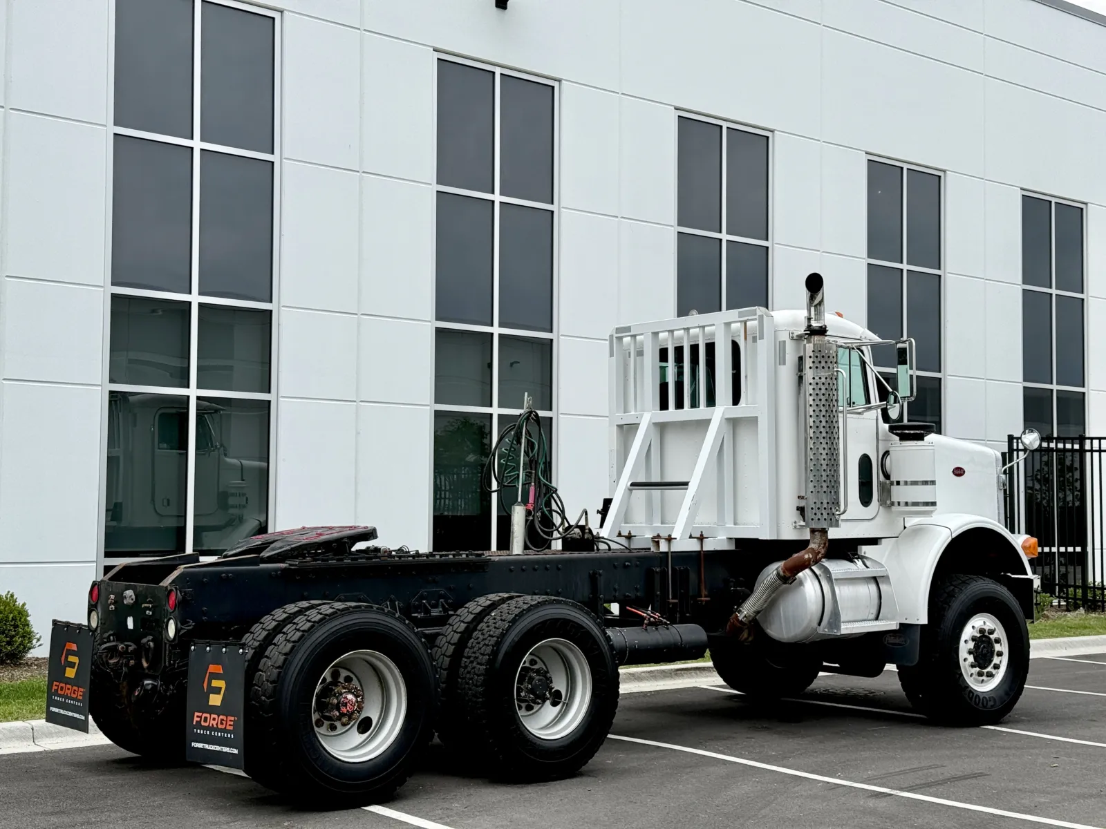 1999 Peterbilt - image 5