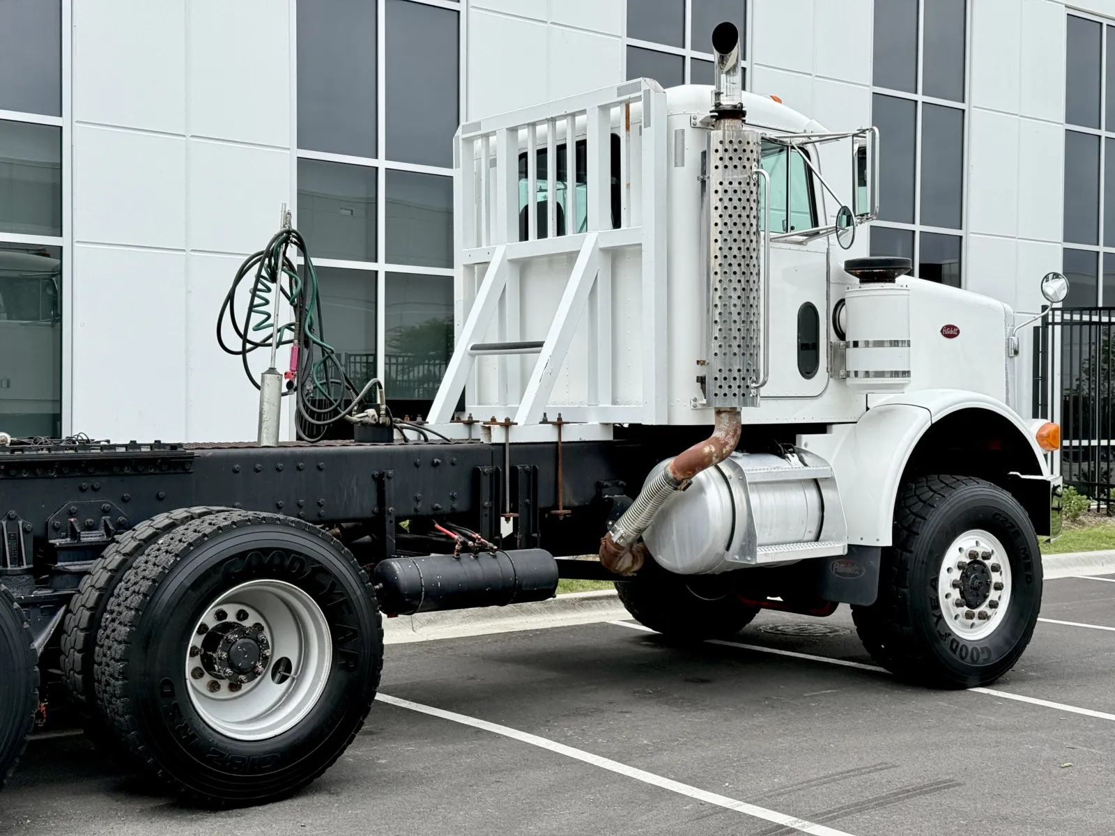 1999 Peterbilt - image 7