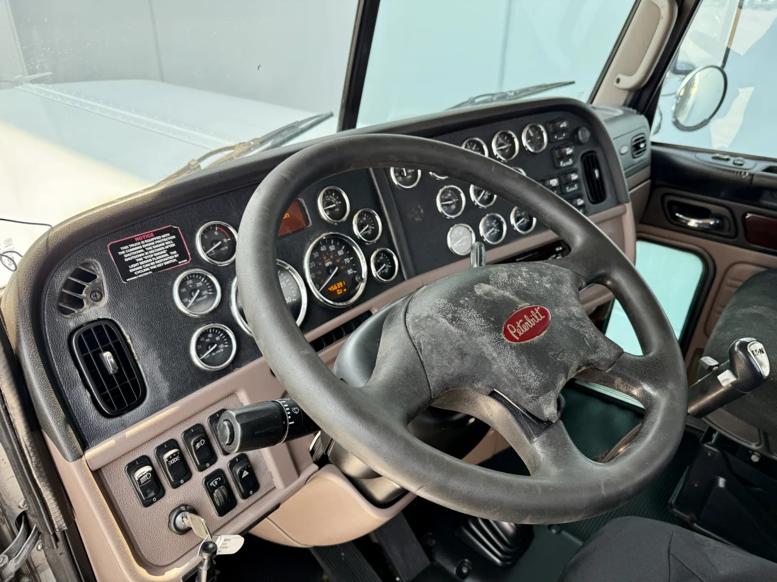 2020 Peterbilt 389 - image 15