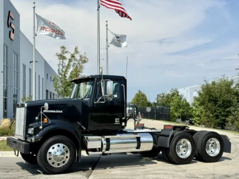 2017 WESTERN STAR 4900 for sale in New Lenox, IL