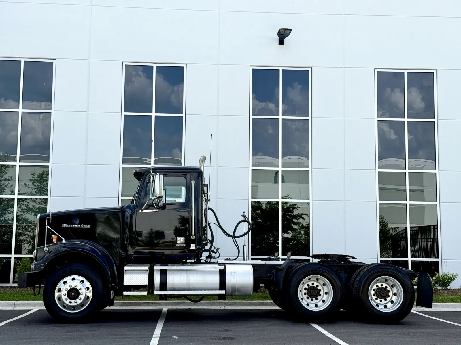 2017 Western Star 4900 - image 4