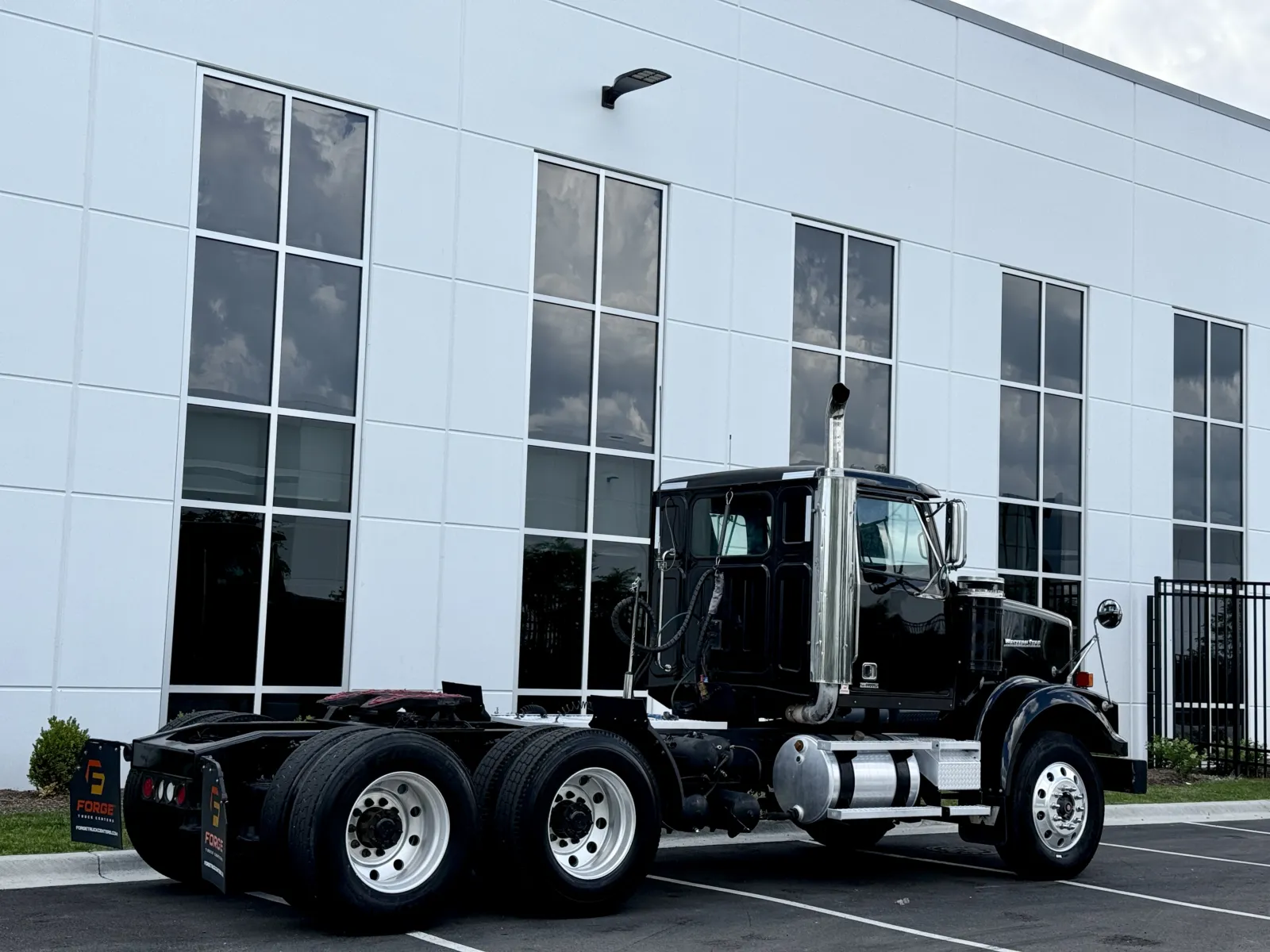 2017 Western Star 4900 - image 5