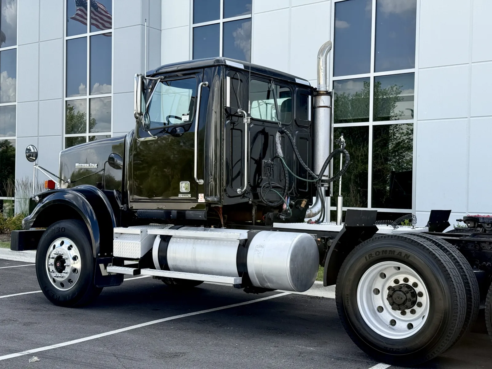 2017 Western Star 4900 - image 8